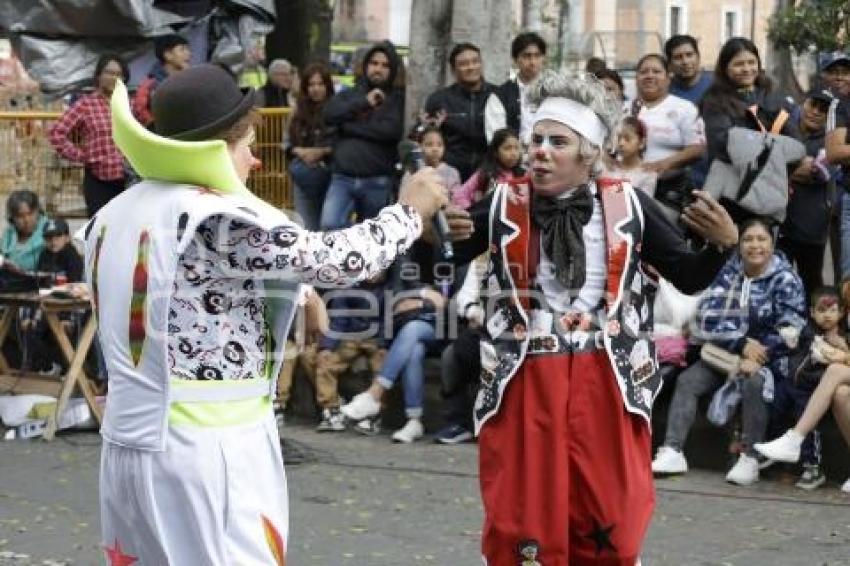 ZÓCALO . PAYASOS