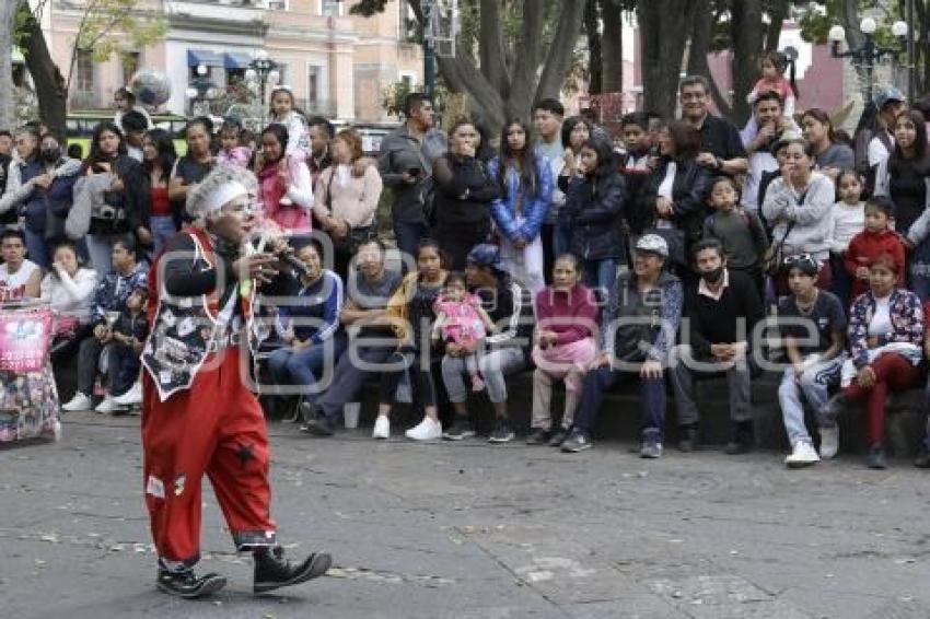 ZÓCALO . PAYASOS