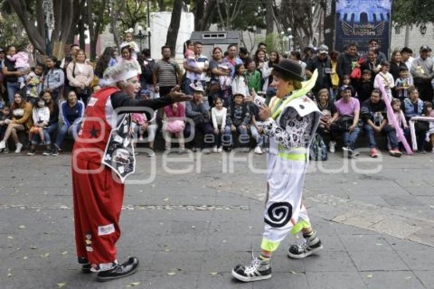 ZÓCALO . PAYASOS