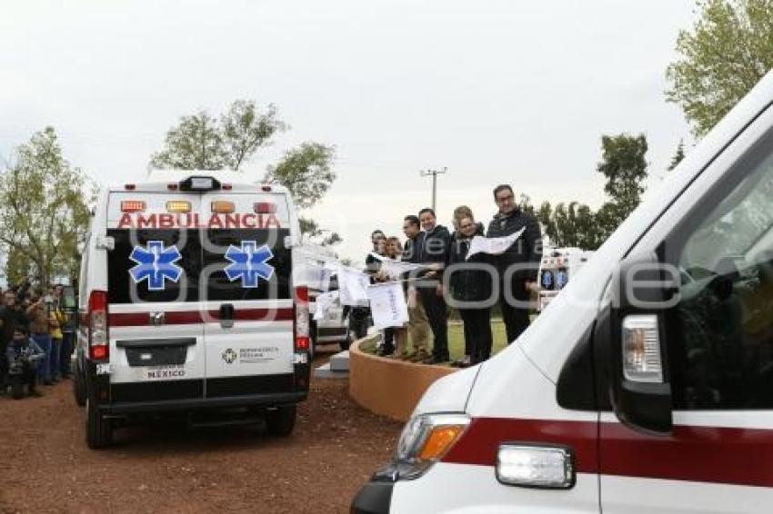 TLAXCALA . ENTREGA AMBULANCIAS