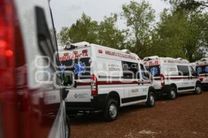 TLAXCALA . ENTREGA AMBULANCIAS