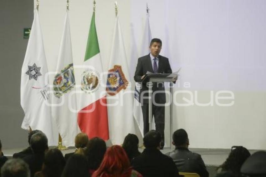 AYUNTAMIENTO . GRADUACIÓN POLICÍAS