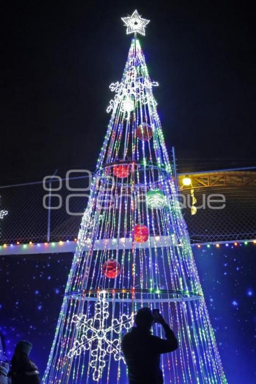 SAN ANDRÉS CHOLULA . ÁRBOL NAVIDEÑO