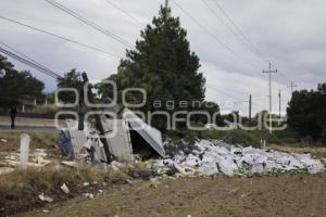 TLAXCALA . VOLCADURA TRÁILER