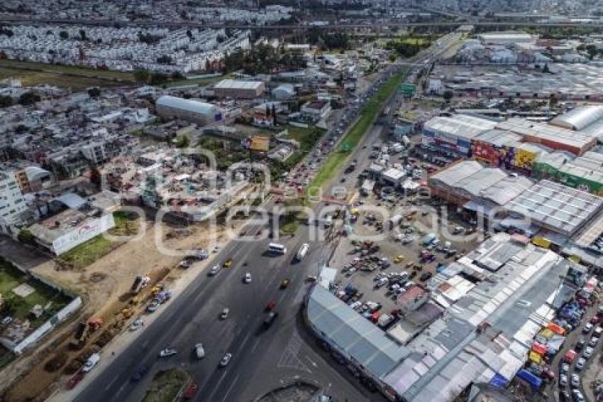 CENTRAL DE ABASTO . PASO VEHICULAR