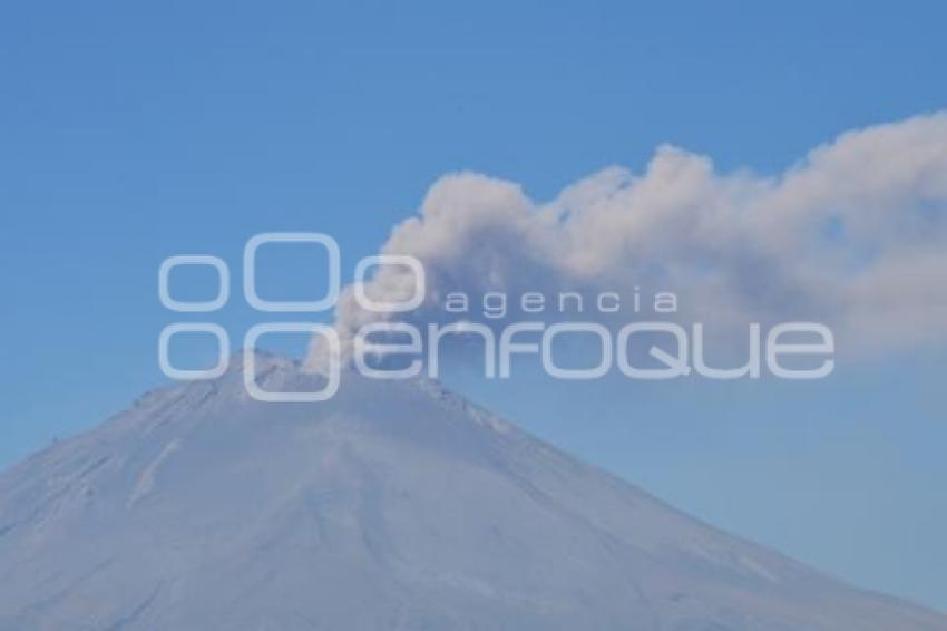 VOLCÁN POPOCATÉPETL . FUMAROLA