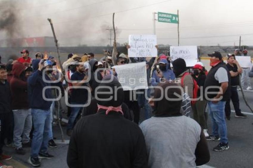 BLOQUEO AUTOPISTA MÉXICO-PUEBLA