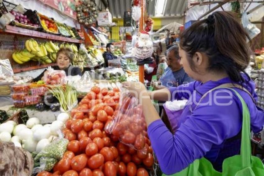 FIESTAS DECEMBRINAS . MERCADOS