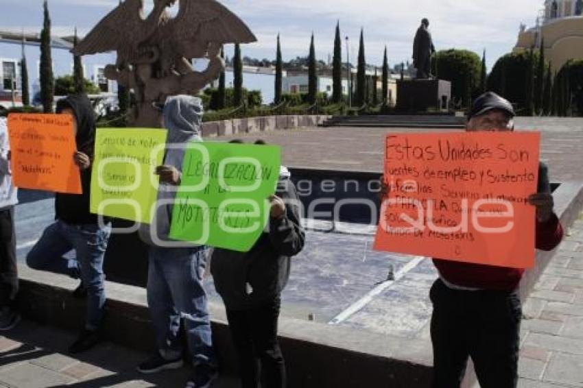 TLAXCALA . MANIFESTACIÓN MOTOTAXISTAS