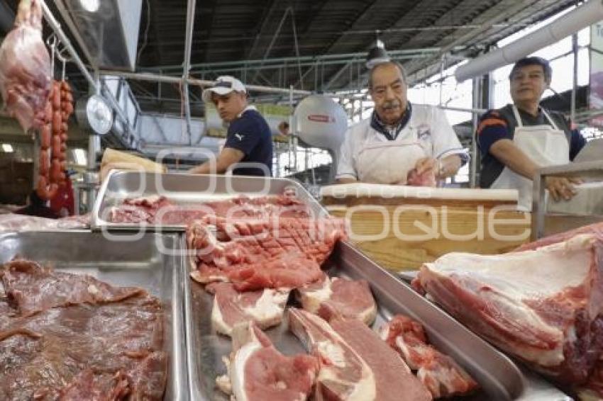 FIESTAS DECEMBRINAS . MERCADOS