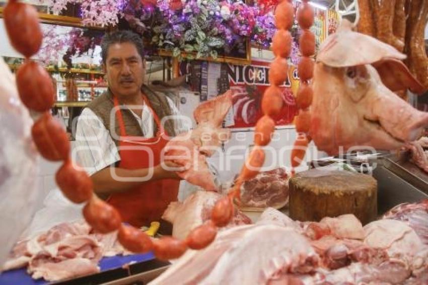 VENTA DE CARNE . MERCADO 5 DE MAYO
