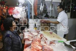 VENTA DE CARNE . MERCADO 5 DE MAYO
