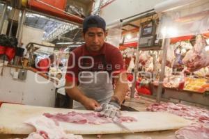 VENTA DE CARNE . MERCADO 5 DE MAYO
