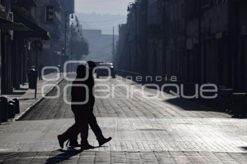 AÑO NUEVO . CALLES VACÍAS