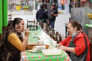 AÑO NUEVO . COMENSALES