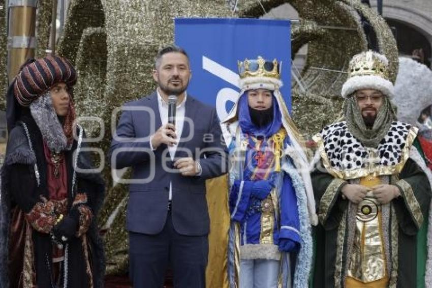 AYUNTAMIENTO . DESFILE DE REYES