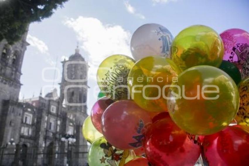 DÍA DE REYES . GLOBOS