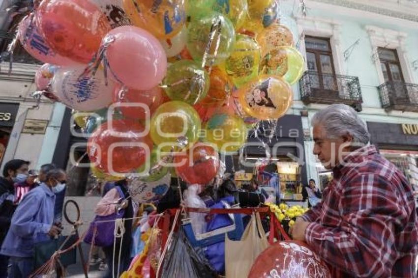 DÍA DE REYES . GLOBOS