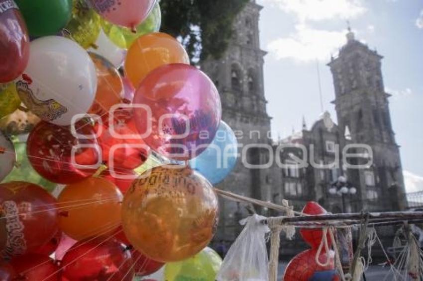 DÍA DE REYES . GLOBOS