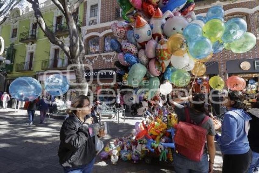 DÍA DE REYES . GLOBOS