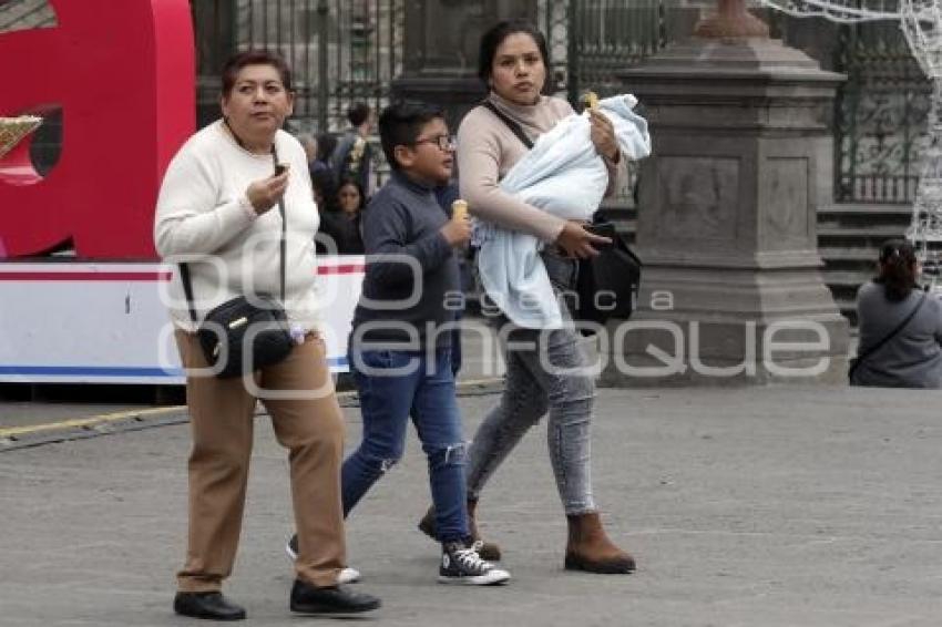 ZÓCALO . FAMILIAS