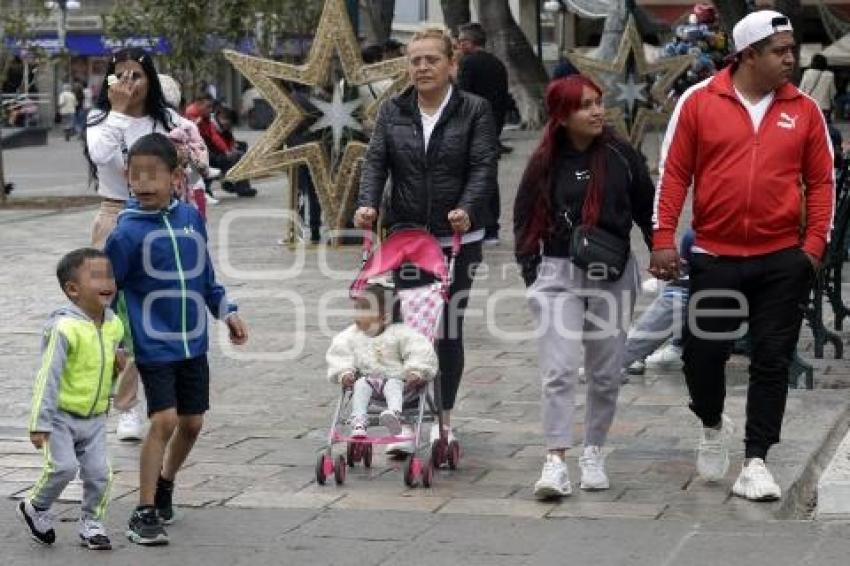 ZÓCALO . FAMILIAS