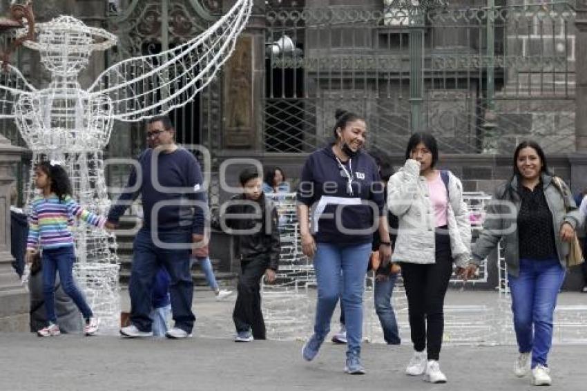 ZÓCALO . FAMILIAS