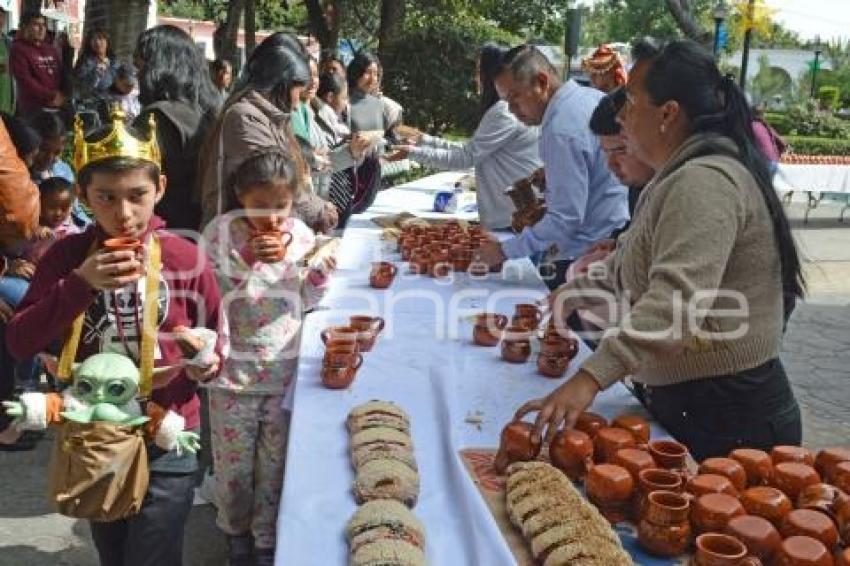 TOCHIMILCO . ROSCA MONUMENTAL