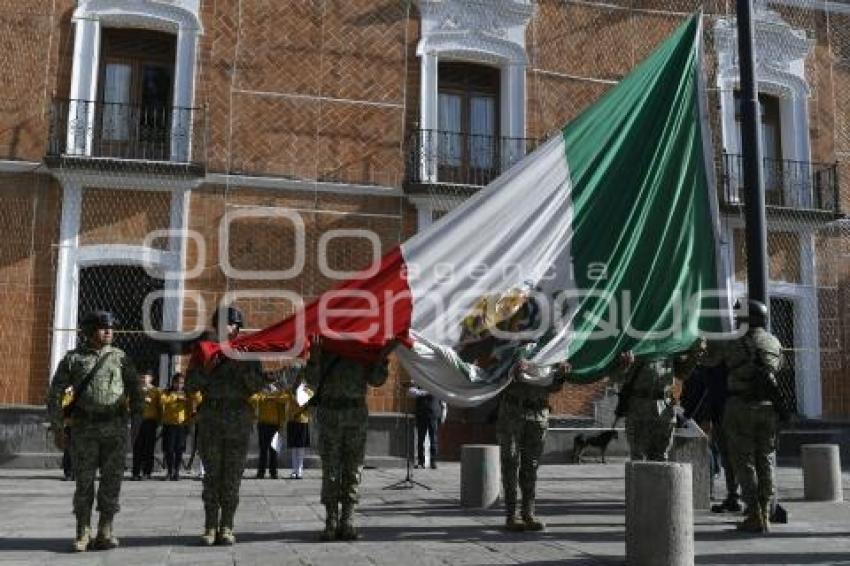 TLAXCALA . IZAMIENTO BANDERA