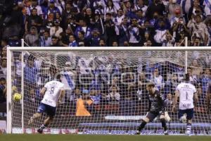 FÚTBOL . CLUB PUEBLA VS NECAXA