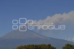 VOLCÁN POPOCATÉPETL . FUMAROLA