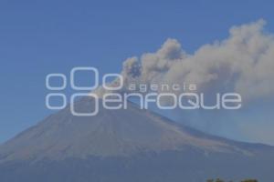 VOLCÁN POPOCATÉPETL . FUMAROLA