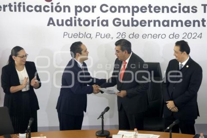 ENTREGA DE CERTIFICACIONES