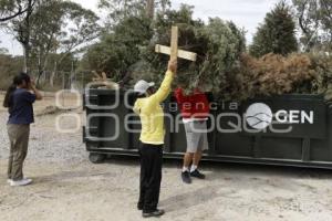 RECICLAJE . ÁRBOLES DE NAVIDAD