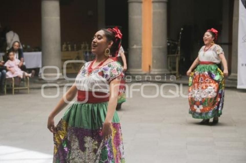 GRUPO FOLKLÓRICO USANZA