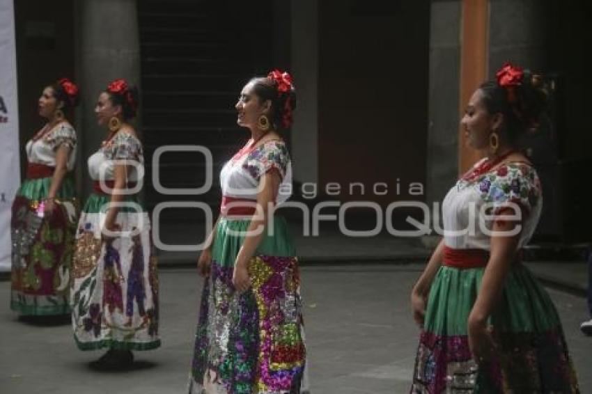 GRUPO FOLKLÓRICO USANZA