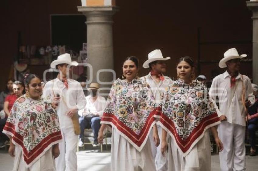 GRUPO FOLKLÓRICO USANZA