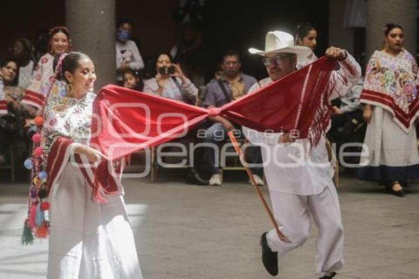 GRUPO FOLKLÓRICO USANZA