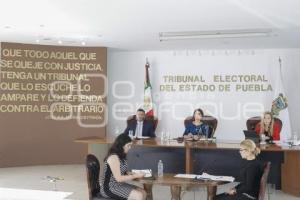 TRIBUNAL ELECTORAL . SESIÓN PÚBLICA