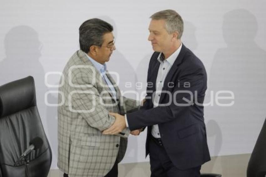 GOBIERNO ESTATAL . INVERSIÓN VOLKSWAGEN