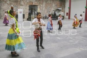 MUESTRA DE DANZA FOLKLÓRICA