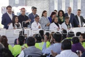 GOBIERNO ESTATAL . ENTREGA DE AMBULANCIAS