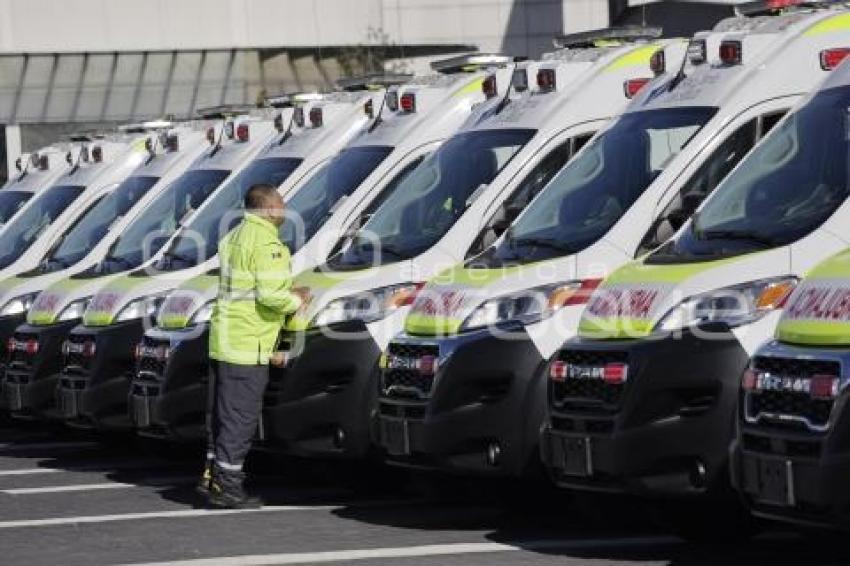 GOBIERNO ESTATAL . ENTREGA DE AMBULANCIAS