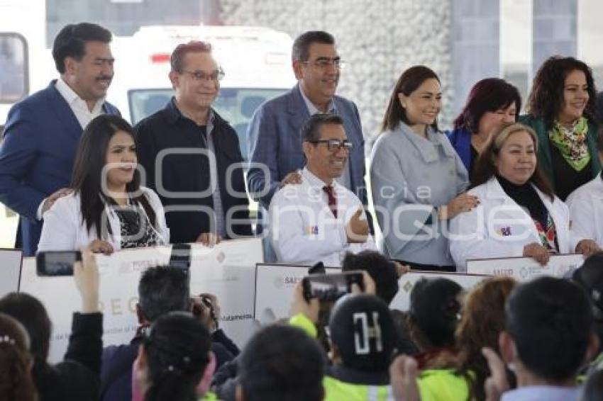 GOBIERNO ESTATAL . ENTREGA DE AMBULANCIAS