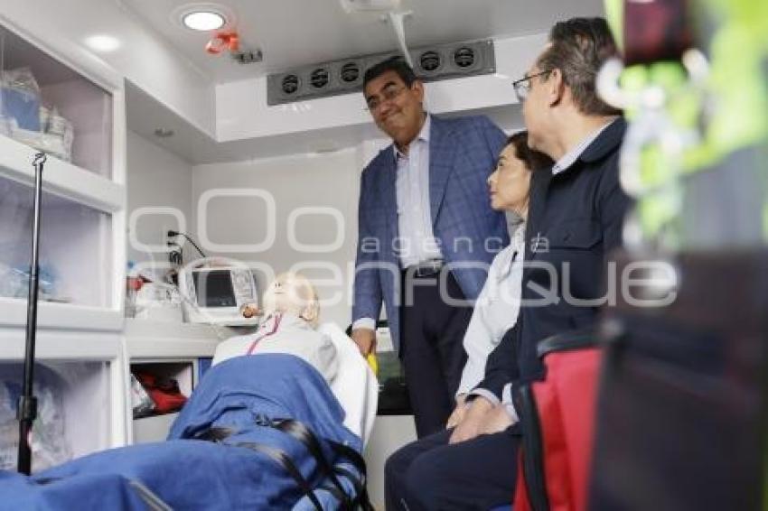 GOBIERNO ESTATAL . ENTREGA DE AMBULANCIAS