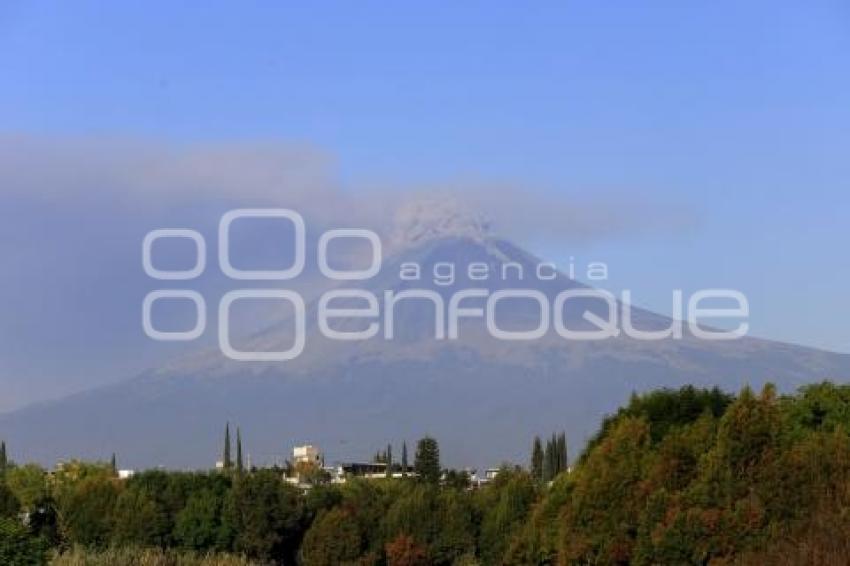 VOLCÁN POPOCATÉPETL . FUMAROLA