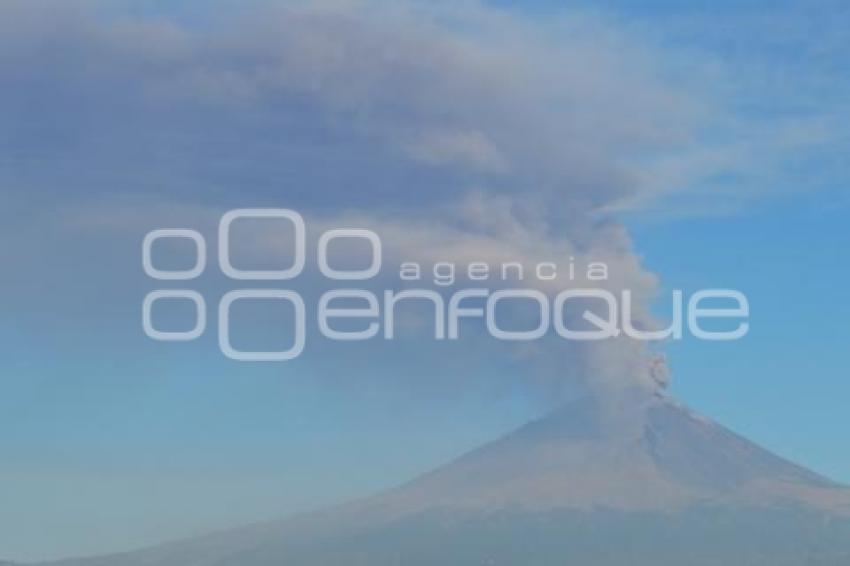 VOLCÁN POPOCATÉPETL . FUMAROLA