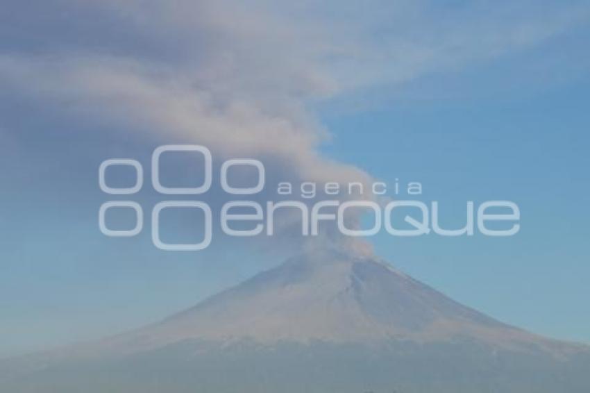 VOLCÁN POPOCATÉPETL . FUMAROLA