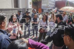 MANIFESTACIÓN . LOS SAPOS