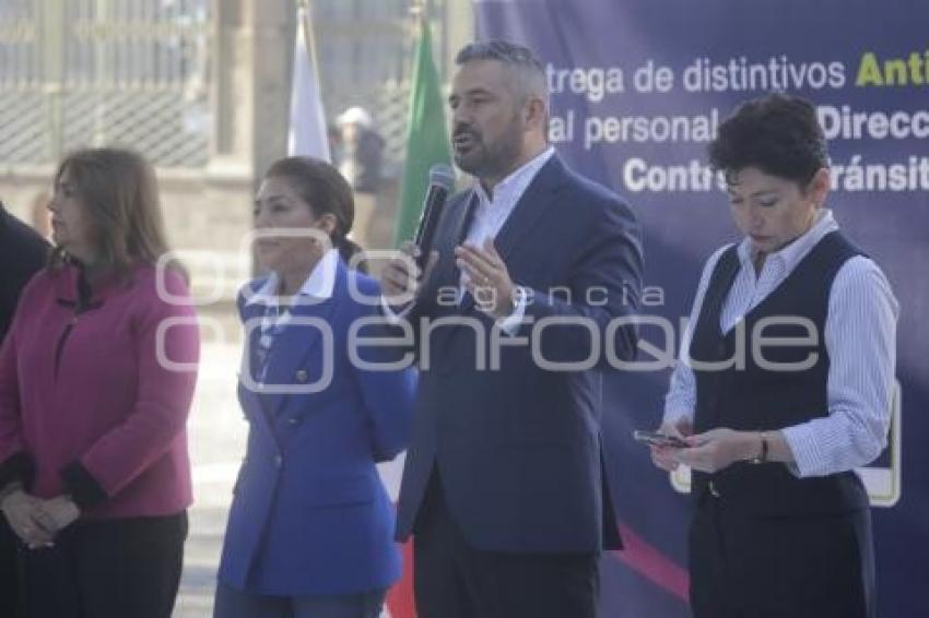 AYUNTAMIENTO . DISTINTIVOS ANTISOBORNO